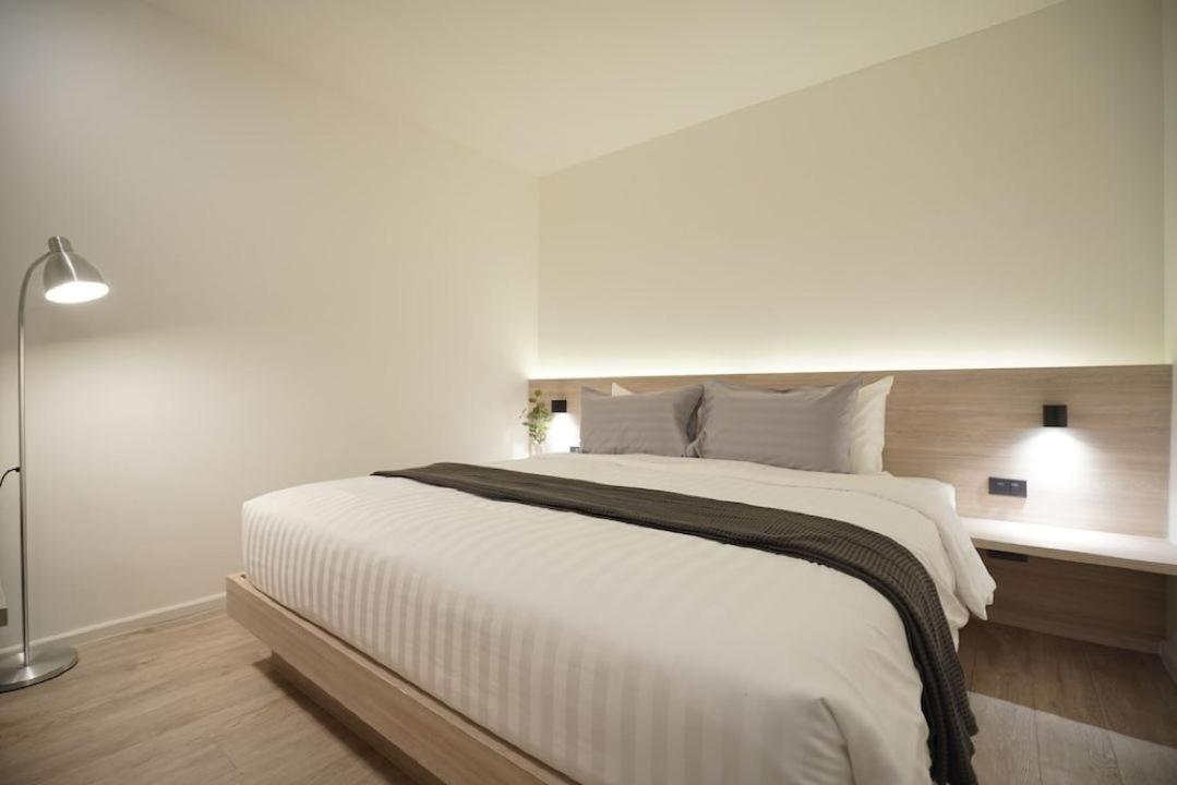E11 Hotel - Bts Punnawithi Banguecoque Exterior foto